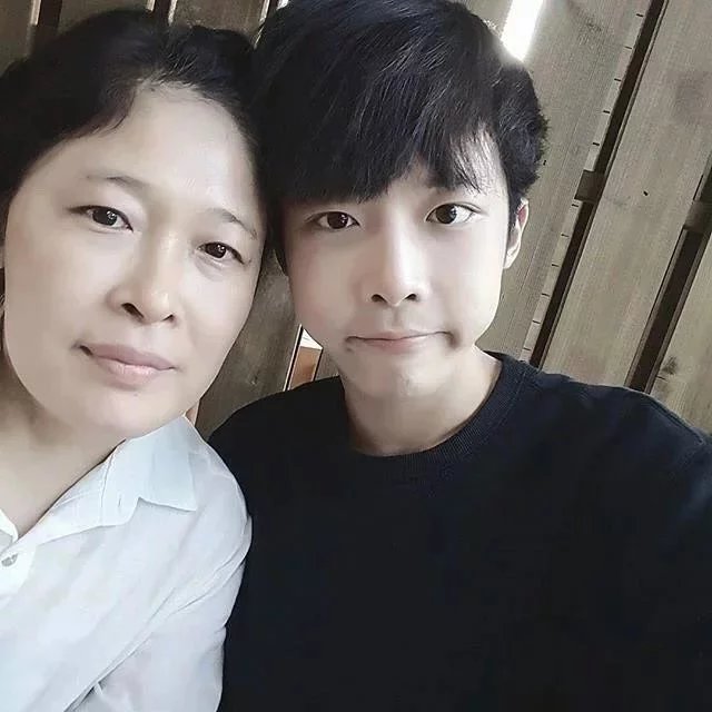 龚江紫贵