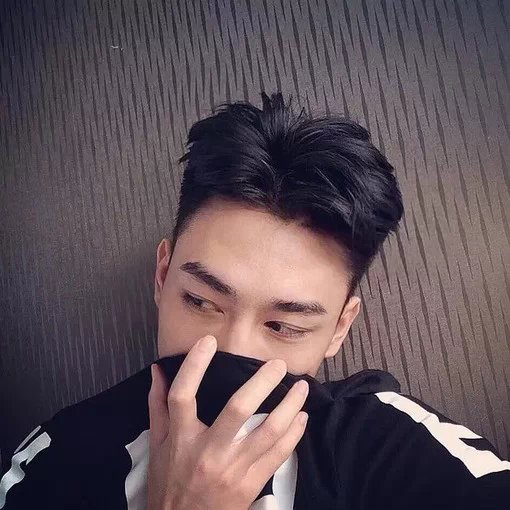管裕滢彦